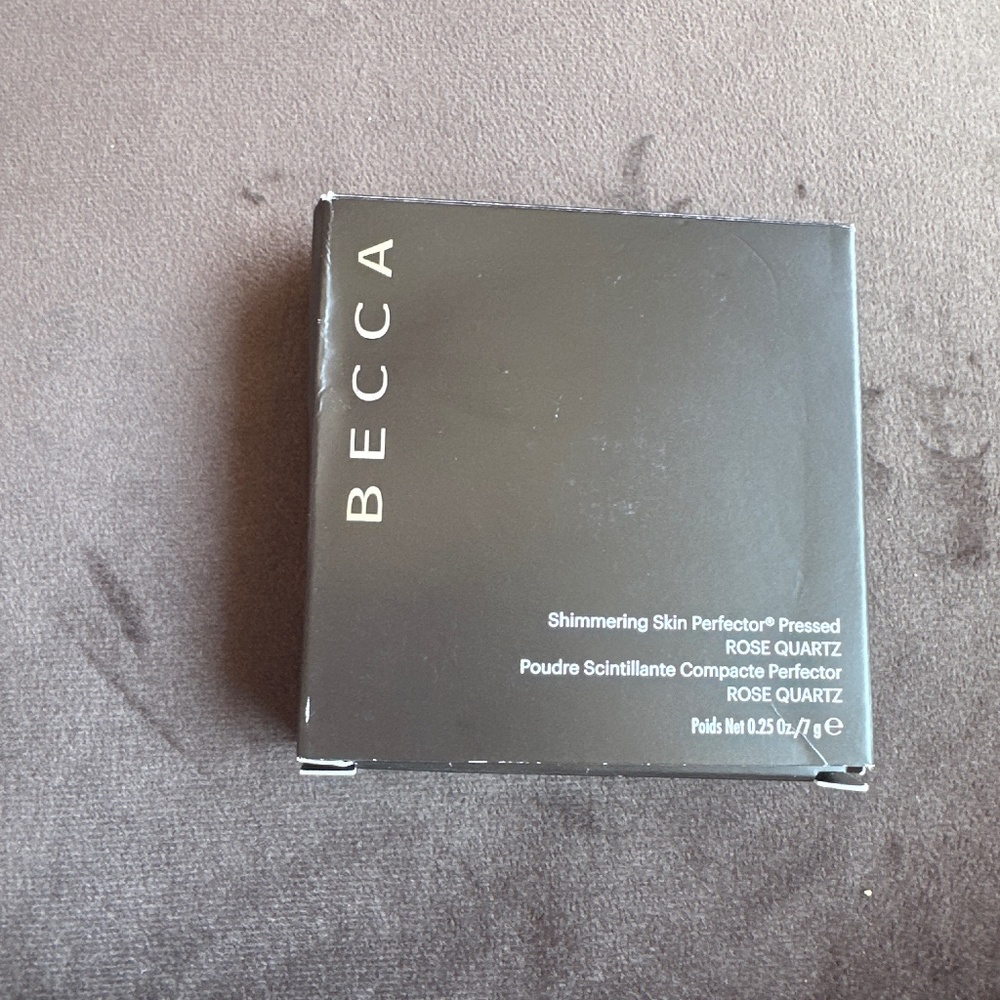 Becca shimmering skin perfector in rose Quartz.